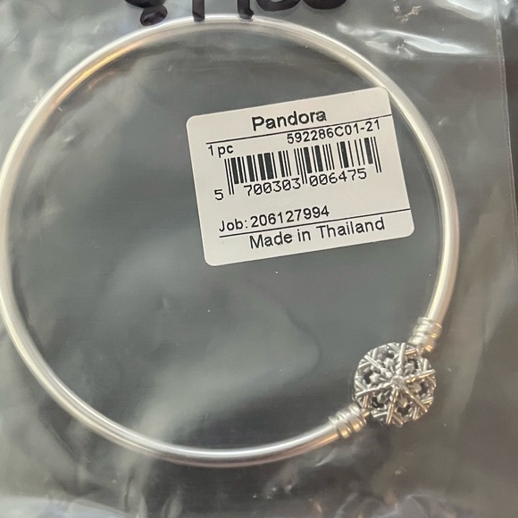 Pandora Snowflake Bracelet NWT - Picture 3 of 3